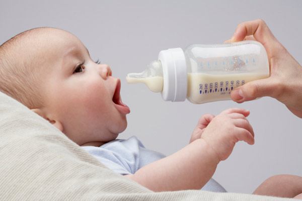 Sữa cho trẻ nhẹ cân uống loại nào?