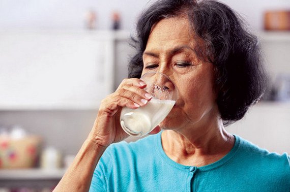 Lựa chọn sữa cho người ung thư trong điều trị