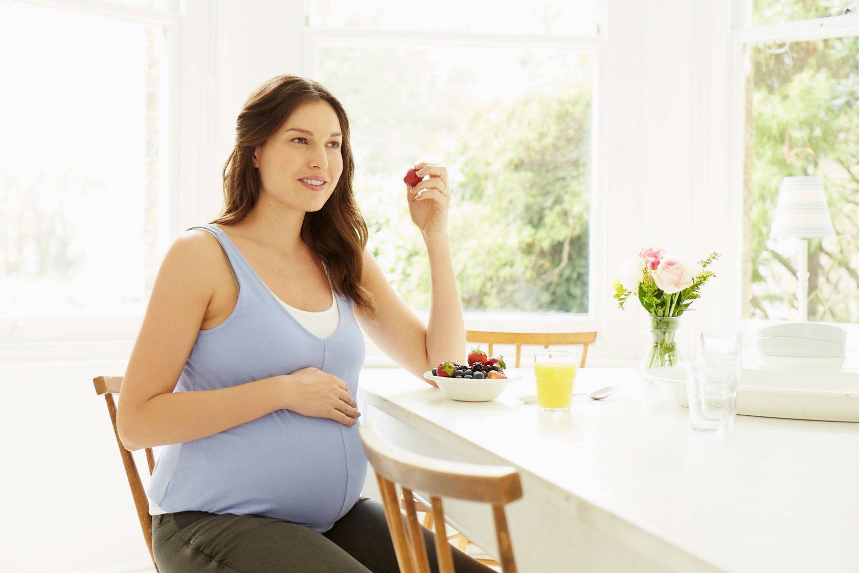 Nên ăn uống gì để mẹ khỏe, thai nhi phát triển toàn diện?