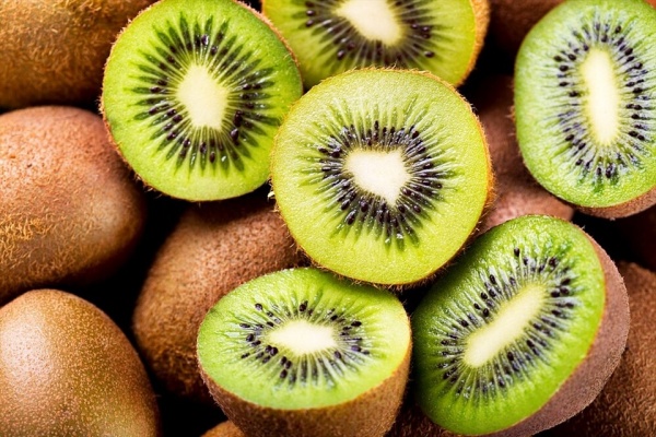 Kiwi kỵ gì? Cách ăn kiwi tốt cho sức khỏe mà bạn nên biết
