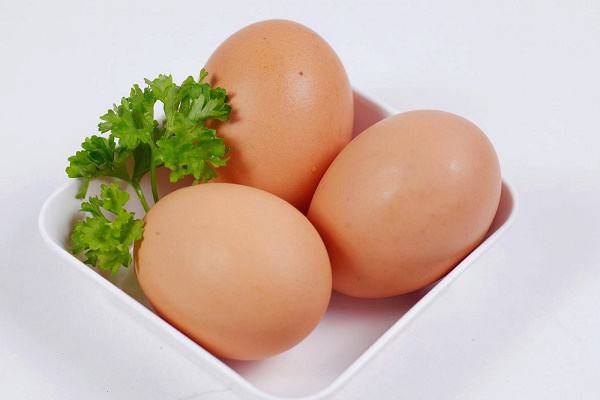 Trứng gà là một thực phẩm rất bổ dưỡng cho phụ nữ sau sinh
