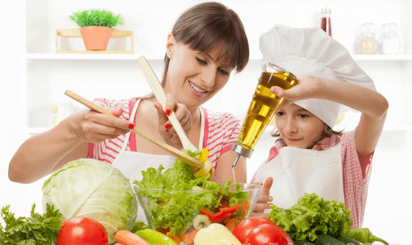 Đảm bảo cung cấp đầy đủ chất dinh dưỡng cho trẻ