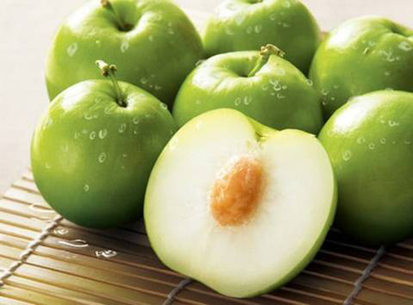 Bà bầu có nên ăn táo ta không?