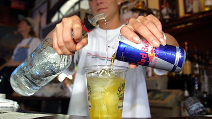 nước tăng lực bò húc được các bartender nổi tiếng thế giới dùng để pha chế nhiều loại cocktail ngon