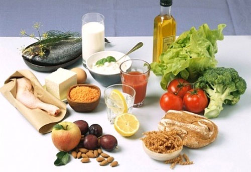 Nên bổ sung đầy đủ chất dinh dưỡng, tăng cường rau quả, hạn chế chất béo.