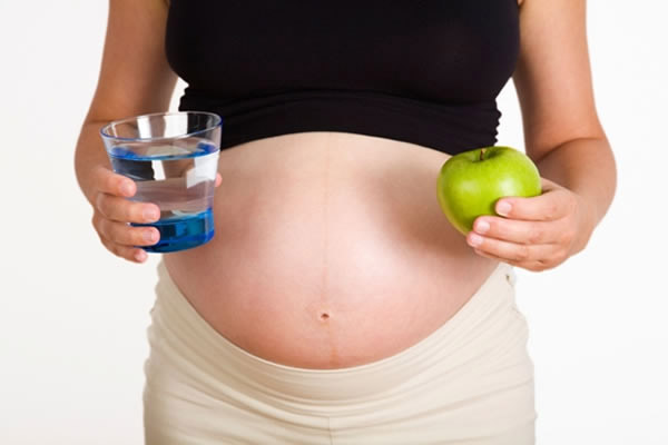 Dinh dưỡng mang thai tuần 33: ăn nhiều rau xanh và hoa quả