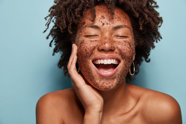 Da ngăm đen: Nguyên nhân và bí quyết để làn da bật tông rạng rỡ