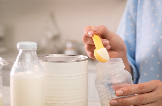 khi pha sữa free lactose cho bé mẹ cần làm đúng theo hướng dẫn
